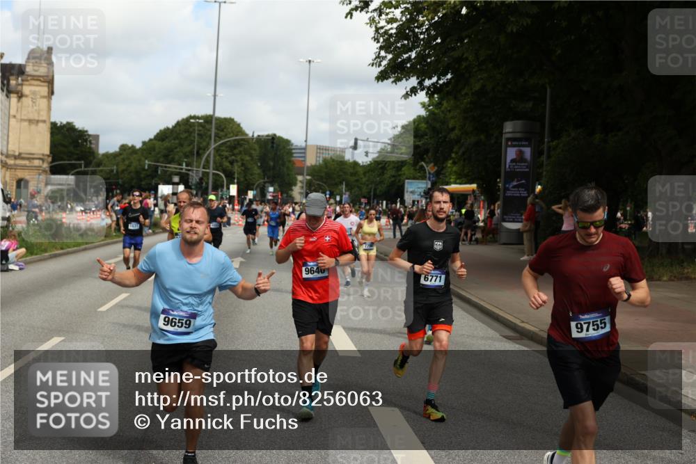 29.06.2025 - hella hamburg halbmarathon Yannick Fuchs http://msf.ph/oto/8256063 29.06.2025 10:35:48 20KM 1136, 1631, 2579, 2797, 3618, 4205, 4303, 4380, 4871, 4893, 5387, 5709, 6550, 6771, 6901, 7378, 7432, 7774, 7796, 8122, 8358, 9358, 9547, 9640, 9659, 9711, 9755, 9885, 10375, 10783, 11062, 11765, 11922, 12292, 12385, 12434, 12895, 13268, 13457, 14555, 14661, 15247, 15351, 16816, 17032, 17100, 17720, 17834, 18045, 18049, 18412, 18442, 18491, 18573, 18802 meine-sportfotos.de