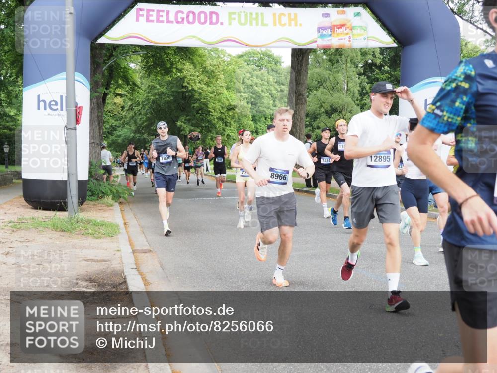 29.06.2025 - hella hamburg halbmarathon MichiJ http://msf.ph/oto/8256066 29.06.2025 10:29:25 Zwischen KM18-KM19 1677, 1800, 1912, 4303, 6152, 6429, 6771, 7774, 8122, 8966, 9540, 9711, 10783, 12292, 12895, 13457, 13667, 14899, 16201, 16347, 16580, 17486, 17971, 18412, 18802 meine-sportfotos.de