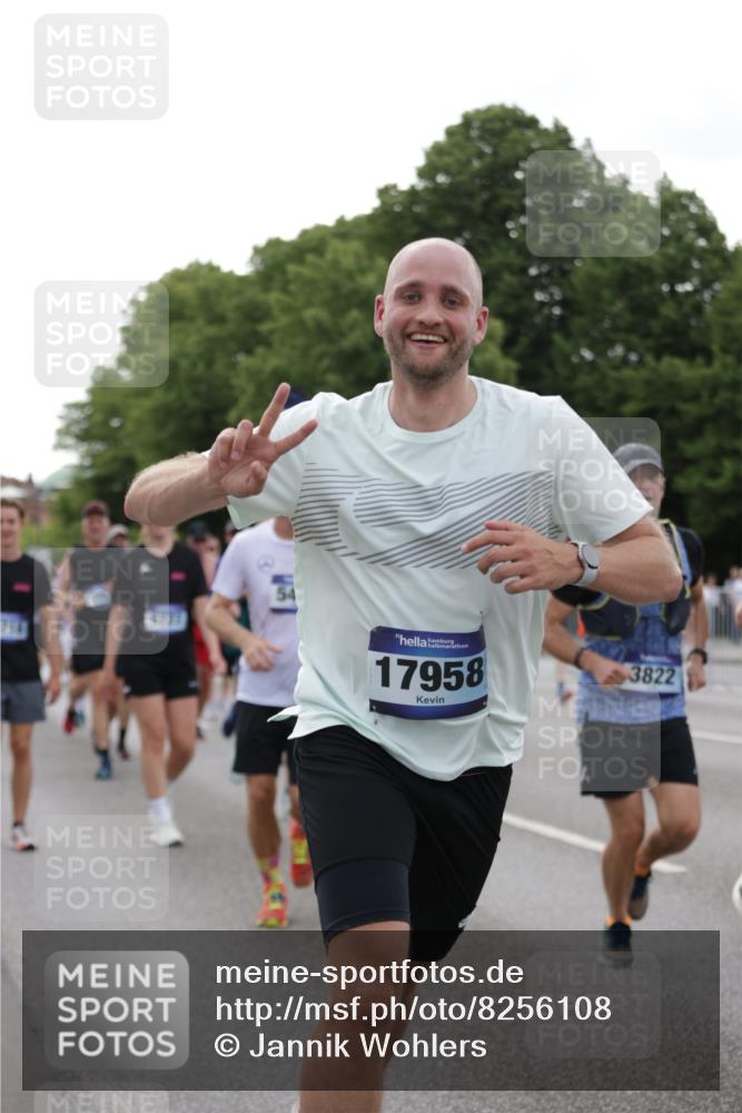 29.06.2025 - hella hamburg halbmarathon Jannik Wohlers http://msf.ph/oto/8256108 29.06.2025 10:31:44 Lombardsbrücke 1311, 1987, 2349, 2943, 3022, 3358, 3707, 3752, 3778, 3822, 4314, 4365, 4605, 4924, 5496, 5601, 5658, 5743, 6218, 6252, 7135, 7239, 7295, 7344, 7535, 7570, 7695, 7789, 7816, 8175, 8538, 9206, 10248, 10924, 11168, 11462, 12136, 12319, 12755, 12936, 13026, 13959, 13960, 14029, 14099, 14105, 14191, 14599, 15471, 15987, 16200, 17958, 18369, 18931 meine-sportfotos.de