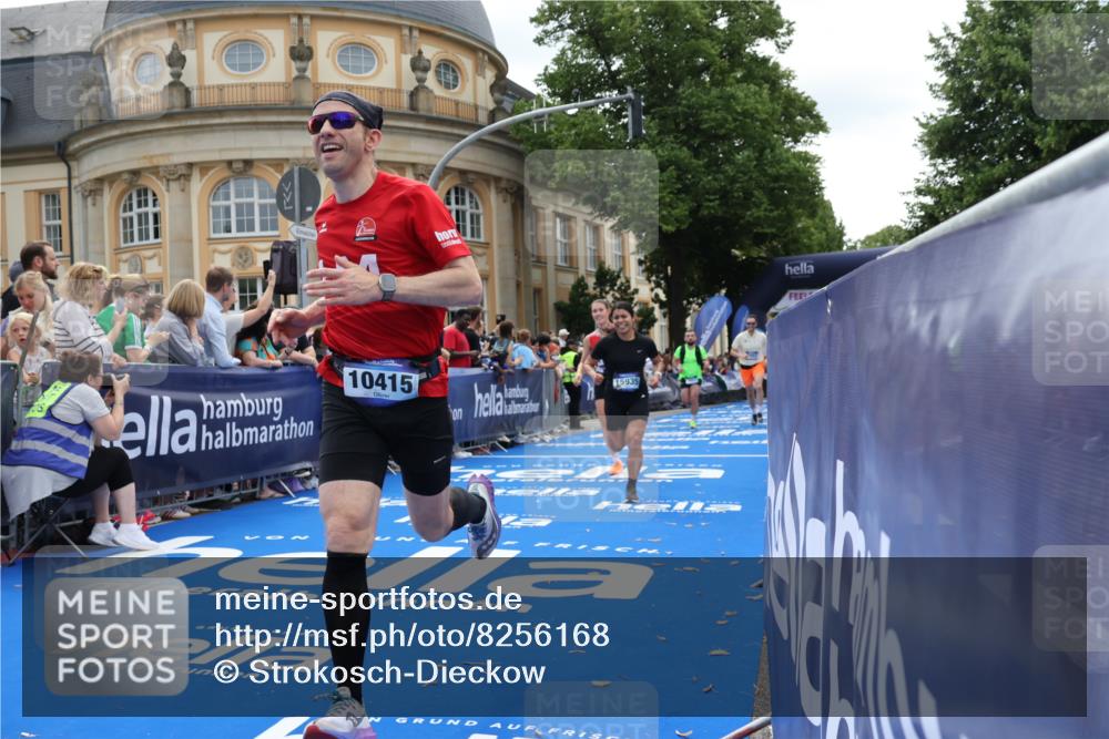 29.06.2025 - hella hamburg halbmarathon Strokosch-Dieckow http://msf.ph/oto/8256168 29.06.2025 10:41:51 Ziel 1169, 1763, 7092, 7363, 8694, 10415, 11765, 14346, 15521, 15935, 16507 meine-sportfotos.de