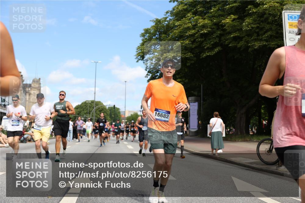 29.06.2025 - hella hamburg halbmarathon Yannick Fuchs http://msf.ph/oto/8256175 29.06.2025 11:27:39 20KM 1275, 1300, 1324, 1472, 1557, 2022, 2059, 2172, 2199, 2933, 3409, 3871, 4326, 4372, 4444, 4624, 4970, 5138, 5165, 5557, 5611, 5733, 6092, 6093, 7018, 7027, 7140, 7570, 8257, 8258, 8715, 9744, 9799, 10561, 10919, 11010, 11157, 11812, 11888, 12237, 12238, 12330, 12508, 12605, 12755, 12826, 12827, 13111, 13113, 13535, 14112, 14305, 15405, 15612, 15841, 16682, 17412, 18087, 18129, 18293, 18524, 18578, 18809, 19006 meine-sportfotos.de