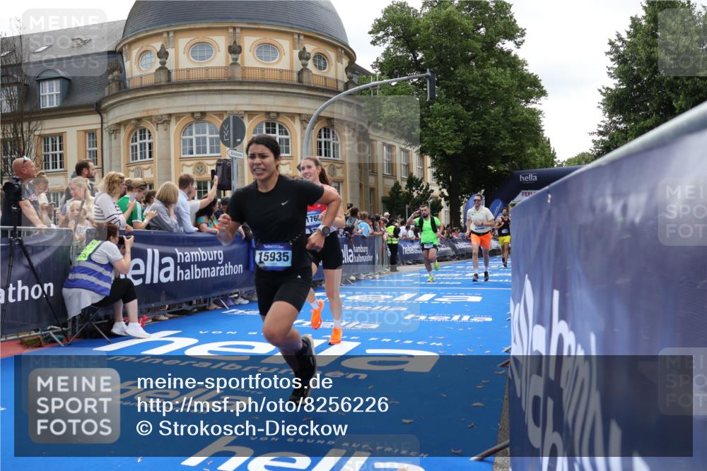 29.06.2025 - hella hamburg halbmarathon Strokosch-Dieckow http://msf.ph/oto/8256226 29.06.2025 10:41:52 Ziel 1169, 5690, 7092, 7363, 8694, 10415, 11765, 15521, 15935, 16507, 17926 meine-sportfotos.de