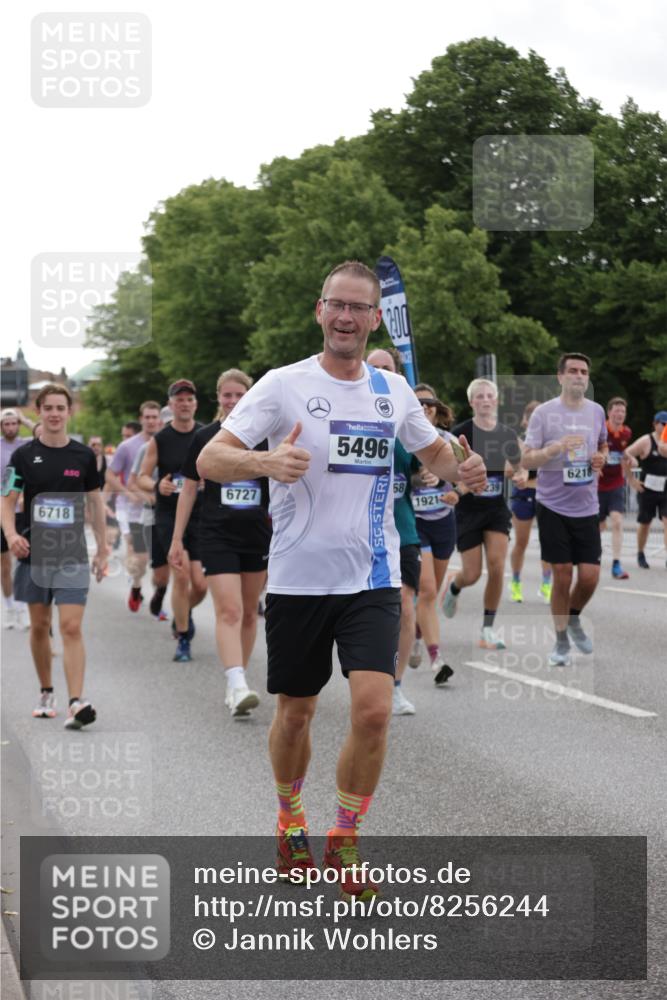 29.06.2025 - hella hamburg halbmarathon Jannik Wohlers http://msf.ph/oto/8256244 29.06.2025 10:31:45 Lombardsbrücke 1311, 1987, 2349, 2943, 3022, 3707, 3752, 3778, 3822, 4314, 4365, 4605, 4924, 5496, 5601, 5658, 5743, 6218, 6252, 7135, 7239, 7295, 7344, 7535, 7570, 7695, 7789, 7816, 8175, 8538, 9125, 9206, 10248, 10924, 11168, 11462, 12136, 12319, 12755, 12936, 13026, 13959, 13960, 14029, 14099, 14105, 14191, 14494, 14599, 15471, 15987, 16200, 17958, 18369, 18931 meine-sportfotos.de