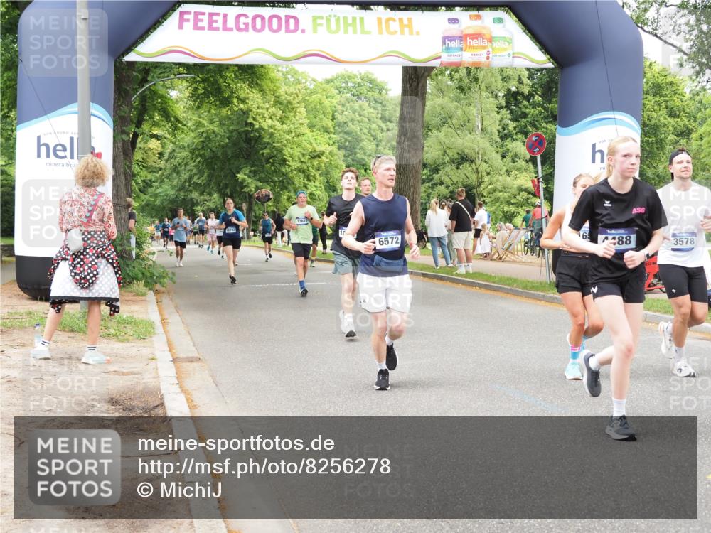 29.06.2025 - hella hamburg halbmarathon MichiJ http://msf.ph/oto/8256278 29.06.2025 10:52:43 Zwischen KM18-KM19 3578, 3746, 4488, 6572, 9165, 10781, 10998, 12473, 13481, 17059, 18827 meine-sportfotos.de