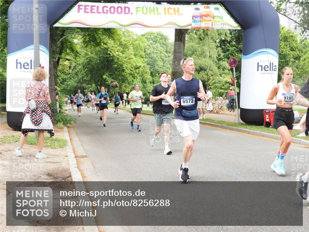 29.06.2025 - hella hamburg halbmarathon MichiJ http://msf.ph/oto/8256288 29.06.2025 10:52:44 Zwischen KM18-KM19 3578, 3746, 4488, 6572, 9165, 10067, 10781, 10998, 13481, 13625 meine-sportfotos.de