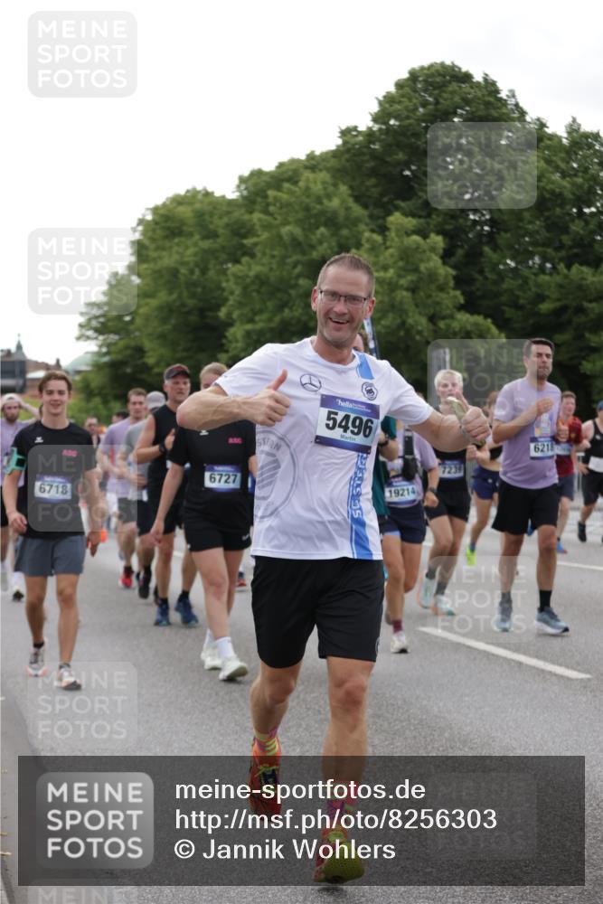 29.06.2025 - hella hamburg halbmarathon Jannik Wohlers http://msf.ph/oto/8256303 29.06.2025 10:31:45 Lombardsbrücke 1311, 1987, 2349, 2943, 3022, 3707, 3752, 3778, 3822, 4314, 4365, 4605, 4924, 5496, 5601, 5658, 5743, 6218, 6252, 7135, 7239, 7295, 7344, 7535, 7570, 7695, 7789, 7816, 8175, 8538, 9125, 9206, 10248, 10924, 11168, 11462, 12136, 12319, 12755, 12936, 13026, 13959, 13960, 14029, 14099, 14105, 14191, 14494, 14599, 15471, 15987, 16200, 17958, 18369, 18931 meine-sportfotos.de