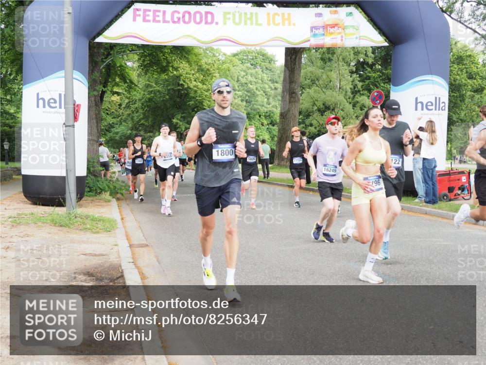 29.06.2025 - hella hamburg halbmarathon MichiJ http://msf.ph/oto/8256347 29.06.2025 10:29:27 Zwischen KM18-KM19 1677, 1800, 6152, 6429, 7284, 7774, 7796, 8122, 8966, 9540, 9711, 10783, 12385, 12895, 13667, 14899, 16201, 16249, 16347, 17486, 17724, 17971, 18412 meine-sportfotos.de