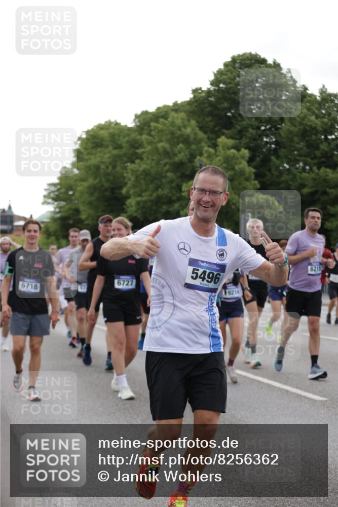 29.06.2025 - hella hamburg halbmarathon Jannik Wohlers http://msf.ph/oto/8256362 29.06.2025 10:31:45 Lombardsbrücke 1311, 1987, 2349, 2943, 3022, 3707, 3752, 3778, 3822, 4314, 4365, 4605, 4924, 5496, 5601, 5658, 5743, 6218, 6252, 7135, 7239, 7295, 7344, 7535, 7570, 7695, 7789, 7816, 8175, 8538, 9125, 9206, 10248, 10924, 11168, 11462, 12136, 12319, 12755, 12936, 13026, 13959, 13960, 14029, 14099, 14105, 14191, 14494, 14599, 15471, 15987, 16200, 17958, 18369, 18931 meine-sportfotos.de