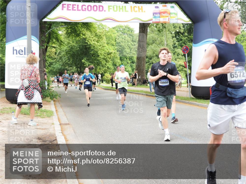 29.06.2025 - hella hamburg halbmarathon MichiJ http://msf.ph/oto/8256387 29.06.2025 10:52:45 Zwischen KM18-KM19 3578, 3746, 4488, 6572, 9165, 10067, 10781, 10998, 13481, 13625 meine-sportfotos.de