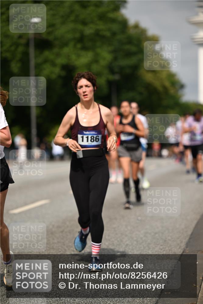 29.06.2025 - hella hamburg halbmarathon Dr. Thomas Lammeyer http://msf.ph/oto/8256426 29.06.2025 10:14:33 Kennedybrücke 1052, 1186, 1456, 5182, 5653, 5806, 7058, 8685, 9150, 9829 meine-sportfotos.de