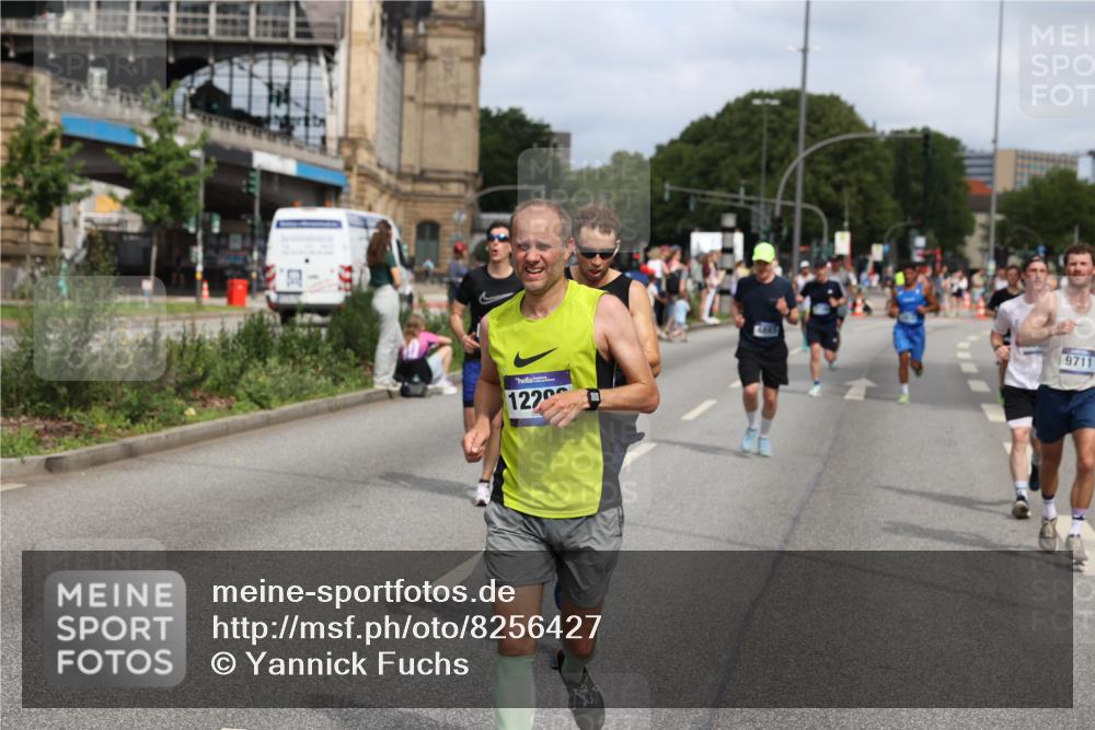 29.06.2025 - hella hamburg halbmarathon Yannick Fuchs http://msf.ph/oto/8256427 29.06.2025 10:35:50 20KM 1136, 1570, 1631, 2579, 2797, 3618, 4205, 4303, 4380, 4871, 4893, 5387, 5709, 6550, 6771, 6901, 7432, 7774, 7796, 8358, 9358, 9547, 9640, 9659, 9711, 9755, 9885, 10375, 10783, 11062, 11765, 11922, 12292, 12385, 12434, 12895, 13457, 14555, 14661, 15247, 15351, 16816, 17032, 17100, 17720, 17834, 18045, 18049, 18412, 18442, 18491, 18573, 18764, 18802 meine-sportfotos.de