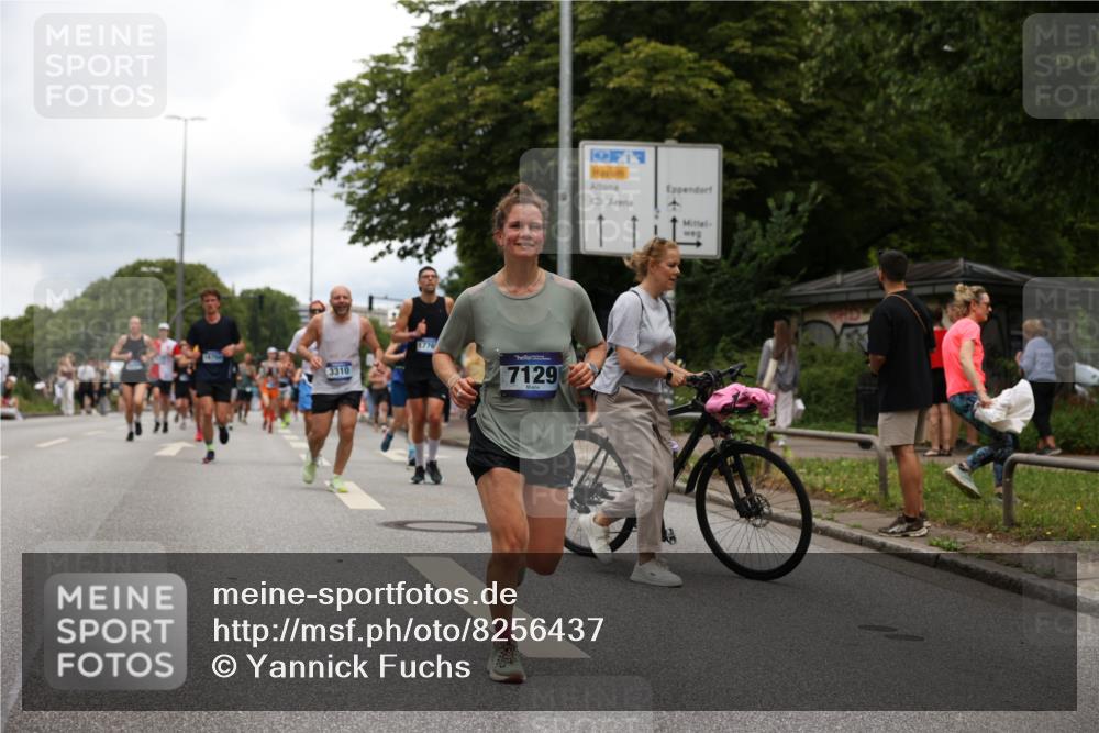 29.06.2025 - hella hamburg halbmarathon Yannick Fuchs http://msf.ph/oto/8256437 29.06.2025 10:48:20 20KM 1410, 1442, 1549, 1815, 2432, 3177, 3310, 3861, 3898, 4299, 6082, 6084, 6260, 6356, 6581, 6723, 6994, 7129, 7973, 8223, 8772, 8798, 9012, 9060, 9227, 10040, 10263, 10266, 11009, 11499, 11789, 12213, 12362, 12489, 13147, 13869, 14026, 14660, 14818, 15113, 15156, 15169, 15408, 15524, 16092, 16574, 16623, 16750, 17740, 17765, 18450, 18759, 19177 meine-sportfotos.de