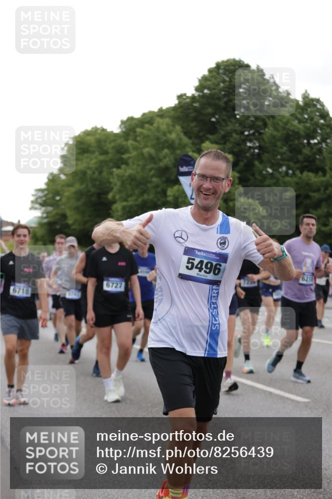 29.06.2025 - hella hamburg halbmarathon Jannik Wohlers http://msf.ph/oto/8256439 29.06.2025 10:31:45 Lombardsbrücke 1311, 1987, 2349, 2943, 3022, 3707, 3752, 3778, 3822, 4314, 4365, 4605, 4924, 5496, 5601, 5658, 5743, 6218, 6252, 7135, 7239, 7295, 7344, 7535, 7570, 7695, 7789, 7816, 8175, 8538, 9125, 9206, 10248, 10924, 11168, 11462, 12136, 12319, 12755, 12936, 13026, 13959, 13960, 14029, 14099, 14105, 14191, 14494, 14599, 15471, 15987, 16200, 17958, 18369, 18931 meine-sportfotos.de