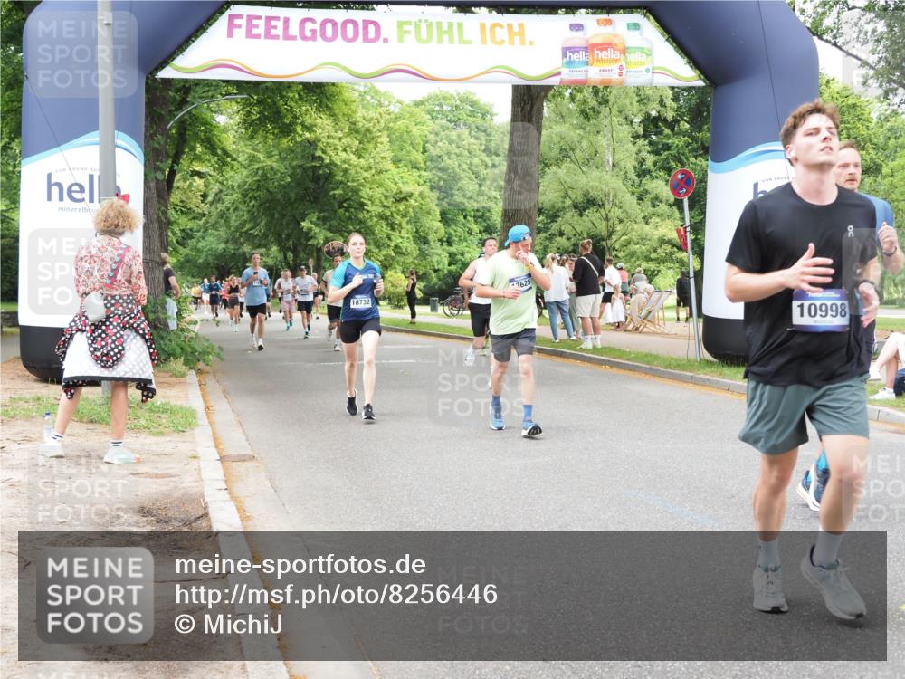 29.06.2025 - hella hamburg halbmarathon MichiJ http://msf.ph/oto/8256446 29.06.2025 10:52:46 Zwischen KM18-KM19 3578, 3746, 4488, 6572, 9165, 10067, 10781, 10998, 13481, 13566, 13625, 18732 meine-sportfotos.de