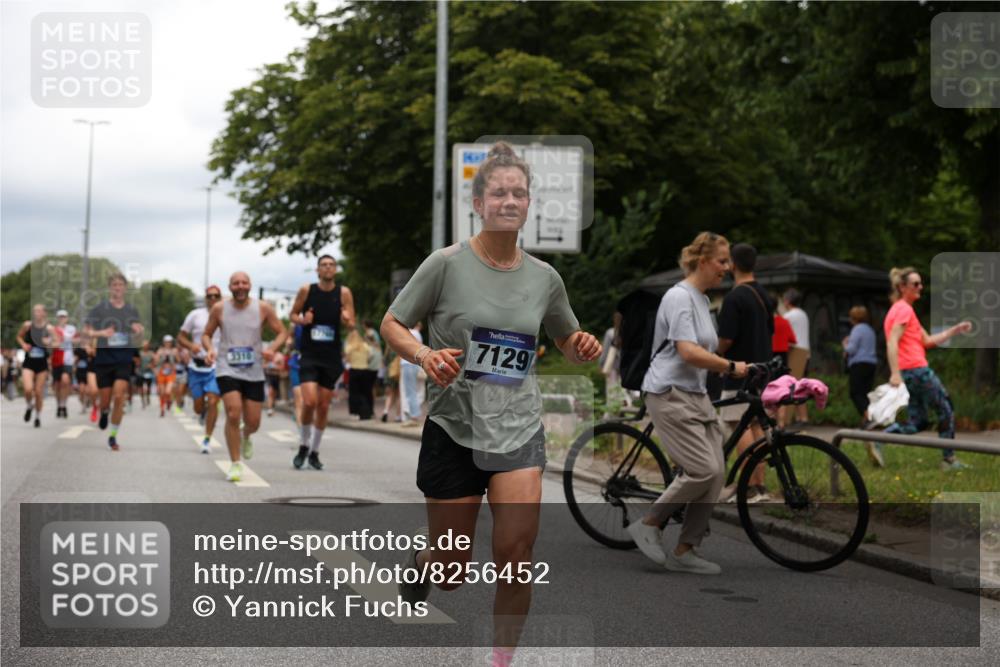 29.06.2025 - hella hamburg halbmarathon Yannick Fuchs http://msf.ph/oto/8256452 29.06.2025 10:48:20 20KM 1410, 1442, 1549, 1815, 2432, 3177, 3310, 3861, 3898, 4299, 6082, 6084, 6260, 6356, 6581, 6723, 6994, 7129, 7973, 8223, 8772, 8798, 9012, 9060, 9227, 10040, 10263, 10266, 11009, 11499, 11789, 12213, 12362, 12489, 13147, 13869, 14026, 14660, 14818, 15113, 15156, 15169, 15408, 15524, 16092, 16574, 16623, 16750, 17740, 17765, 18450, 18759, 19177 meine-sportfotos.de