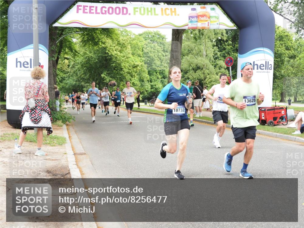 29.06.2025 - hella hamburg halbmarathon MichiJ http://msf.ph/oto/8256477 29.06.2025 10:52:47 Zwischen KM18-KM19 3578, 3746, 4488, 6572, 9165, 10067, 10781, 10998, 13566, 13625, 18732 meine-sportfotos.de