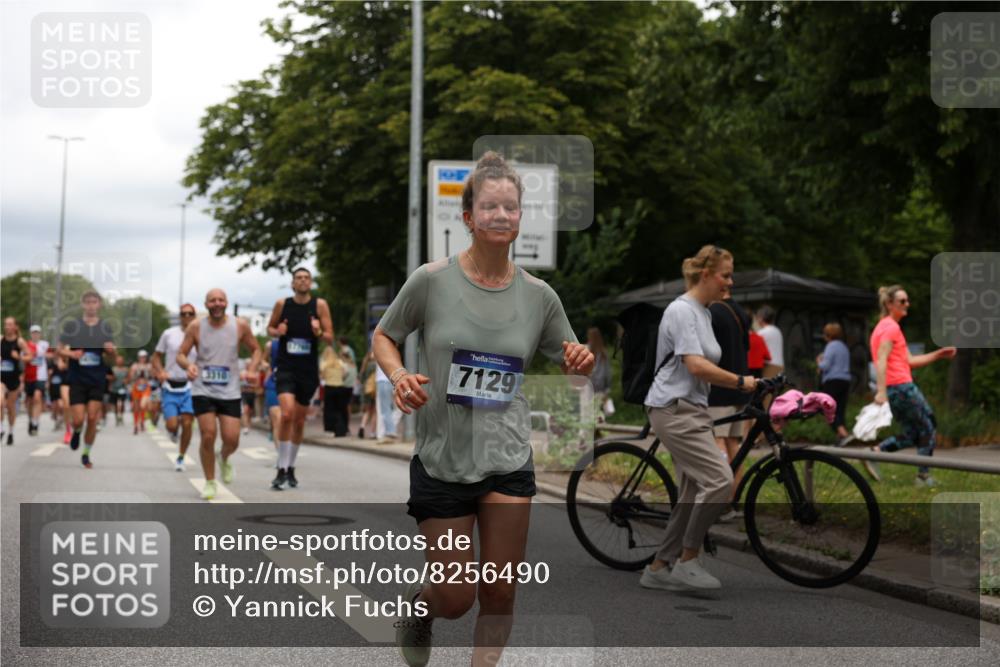 29.06.2025 - hella hamburg halbmarathon Yannick Fuchs http://msf.ph/oto/8256490 29.06.2025 10:48:20 20KM 1410, 1442, 1549, 1815, 2432, 3177, 3310, 3861, 3898, 4299, 6082, 6084, 6260, 6356, 6581, 6723, 6994, 7129, 7973, 8223, 8772, 8798, 9012, 9060, 9227, 10040, 10263, 10266, 11009, 11499, 11789, 12213, 12362, 12489, 13147, 13869, 14026, 14660, 14818, 15113, 15156, 15169, 15408, 15524, 16092, 16574, 16623, 16750, 17740, 17765, 18450, 18759, 19177 meine-sportfotos.de