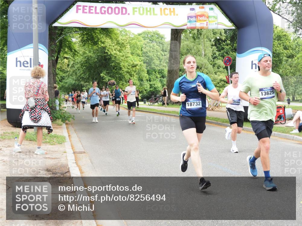 29.06.2025 - hella hamburg halbmarathon MichiJ http://msf.ph/oto/8256494 29.06.2025 10:52:48 Zwischen KM18-KM19 3578, 6572, 9165, 10067, 10998, 13566, 13625, 18732 meine-sportfotos.de