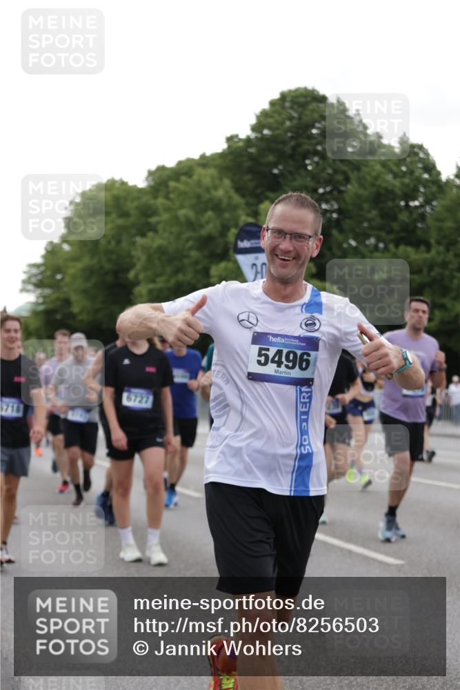 29.06.2025 - hella hamburg halbmarathon Jannik Wohlers http://msf.ph/oto/8256503 29.06.2025 10:31:45 Lombardsbrücke 1311, 1987, 2349, 2943, 3022, 3707, 3752, 3778, 3822, 4314, 4365, 4605, 4924, 5496, 5601, 5658, 5743, 6218, 6252, 7135, 7239, 7295, 7344, 7535, 7570, 7695, 7789, 7816, 8175, 8538, 9125, 9206, 10248, 10924, 11168, 11462, 12136, 12319, 12755, 12936, 13026, 13959, 13960, 14029, 14099, 14105, 14191, 14494, 14599, 15471, 15987, 16200, 17958, 18369, 18931 meine-sportfotos.de