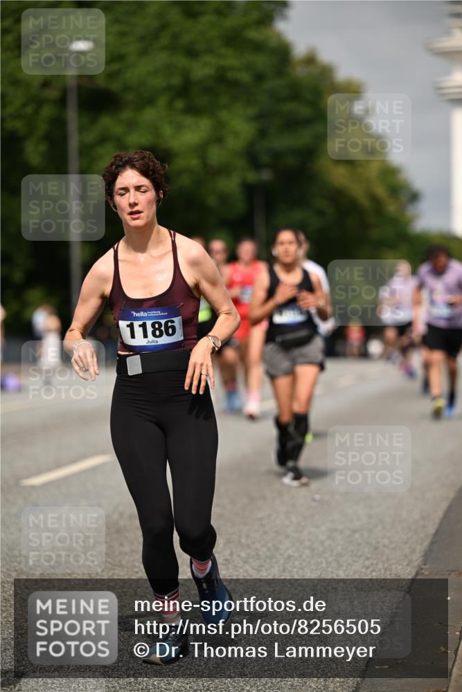29.06.2025 - hella hamburg halbmarathon Dr. Thomas Lammeyer http://msf.ph/oto/8256505 29.06.2025 10:14:33 Kennedybrücke 1052, 1186, 1456, 5182, 5653, 5806, 7058, 8685, 9150, 9829 meine-sportfotos.de