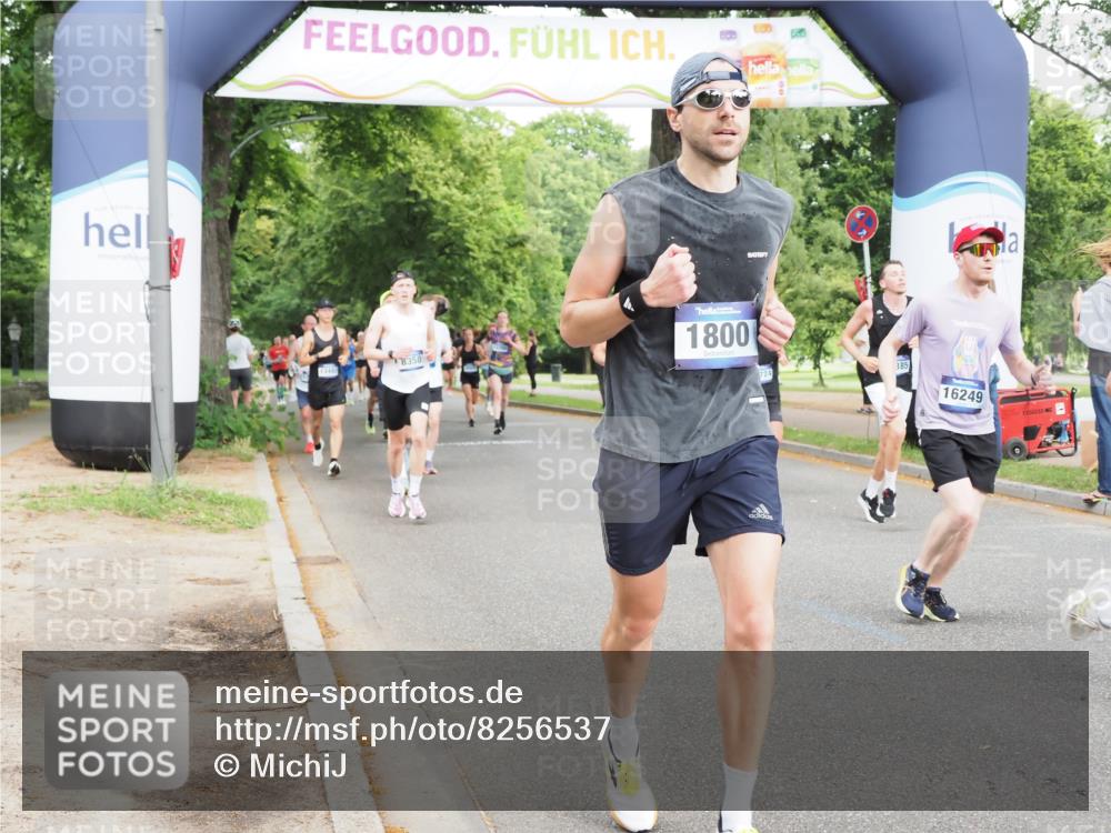 29.06.2025 - hella hamburg halbmarathon MichiJ http://msf.ph/oto/8256537 29.06.2025 10:29:28 Zwischen KM18-KM19 1677, 1800, 4205, 5026, 6152, 7284, 7796, 8122, 8966, 9540, 9711, 10783, 12385, 12895, 13483, 13667, 14899, 16249, 17486, 17724, 18412 meine-sportfotos.de