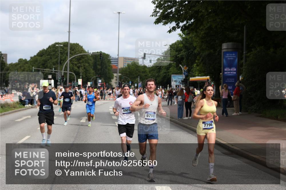 29.06.2025 - hella hamburg halbmarathon Yannick Fuchs http://msf.ph/oto/8256560 29.06.2025 10:35:51 20KM 1136, 1570, 1631, 2579, 2797, 3618, 4205, 4303, 4380, 4871, 4893, 5387, 5709, 6550, 6771, 6901, 7432, 7774, 7796, 8358, 9358, 9547, 9640, 9659, 9711, 9755, 9885, 10375, 10783, 11062, 11765, 11922, 12292, 12385, 12434, 12895, 13457, 14555, 14661, 15351, 16816, 17032, 17100, 17720, 17834, 18045, 18049, 18412, 18442, 18491, 18573, 18764, 18802 meine-sportfotos.de