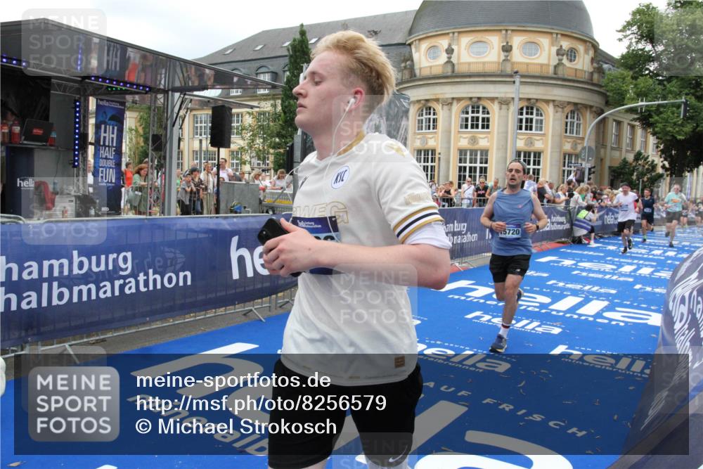 29.06.2025 - hella hamburg halbmarathon Michael Strokosch http://msf.ph/oto/8256579 29.06.2025 10:50:52 Ziel 1466, 2234, 3947, 4839, 5018, 5115, 7052, 8205, 8657, 10750, 15395, 15426, 15720, 17129, 17908, 18182, 18229, 18370 meine-sportfotos.de