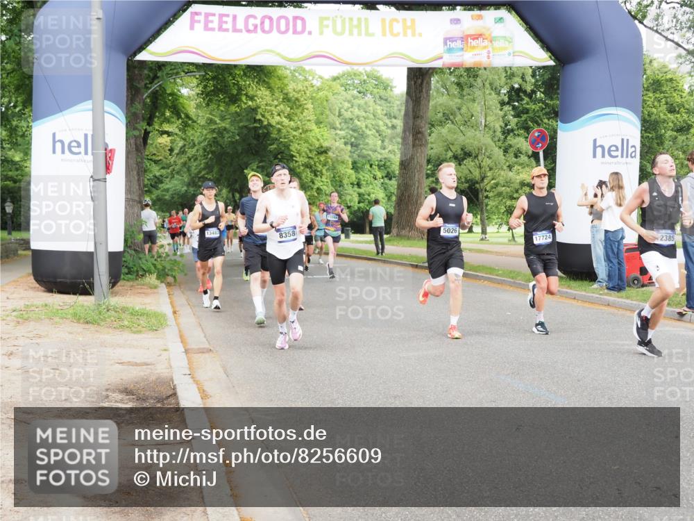 29.06.2025 - hella hamburg halbmarathon MichiJ http://msf.ph/oto/8256609 29.06.2025 10:29:28 Zwischen KM18-KM19 1677, 1800, 4205, 5026, 6152, 7284, 7796, 8122, 8966, 9540, 9711, 10783, 12385, 12895, 13483, 13667, 14899, 16249, 17486, 17724, 18412 meine-sportfotos.de