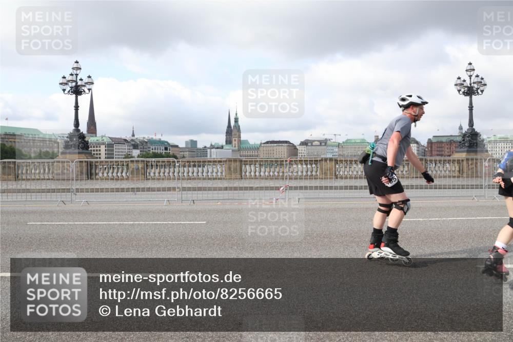 29.06.2025 - hella hamburg halbmarathon Lena Gebhardt http://msf.ph/oto/8256665 29.06.2025 09:03:20 Lombardsbrücke  meine-sportfotos.de