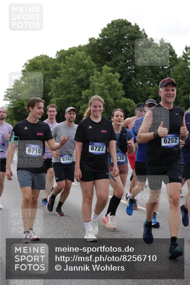 29.06.2025 - hella hamburg halbmarathon Jannik Wohlers http://msf.ph/oto/8256710 29.06.2025 10:31:47 Lombardsbrücke 1311, 1987, 2349, 2943, 3022, 3707, 3778, 3822, 4314, 4365, 4605, 4924, 5496, 5601, 5658, 5743, 6218, 6252, 7135, 7239, 7295, 7344, 7535, 7570, 7695, 7789, 8124, 8175, 8538, 8787, 9125, 9206, 10248, 10828, 10924, 11168, 11225, 11362, 11462, 11787, 12136, 12755, 12936, 13026, 13284, 13959, 13960, 14029, 14099, 14105, 14191, 14494, 14599, 15120, 15471, 15987, 16200, 17958, 18369, 18931 meine-sportfotos.de