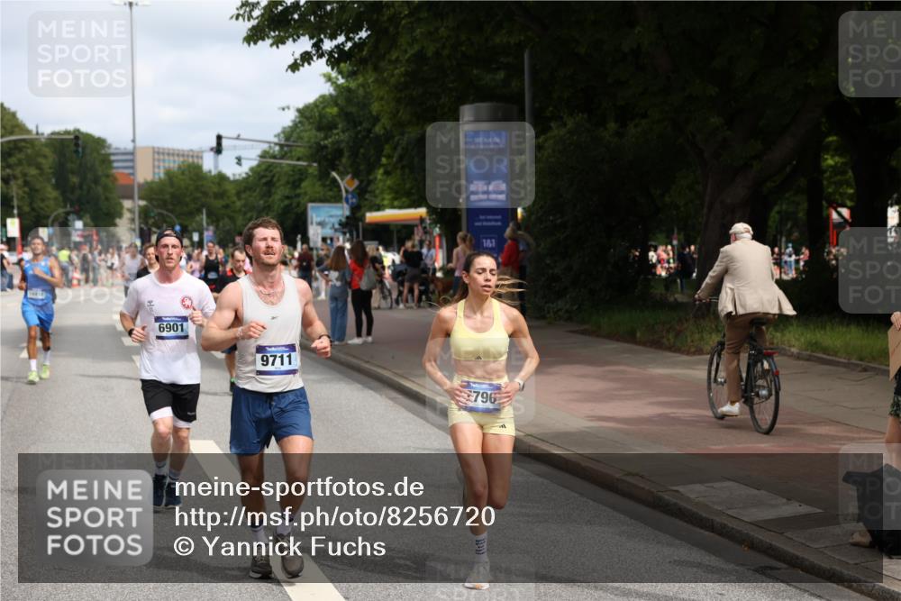 29.06.2025 - hella hamburg halbmarathon Yannick Fuchs http://msf.ph/oto/8256720 29.06.2025 10:35:51 20KM 1136, 1570, 1631, 2579, 2797, 3618, 4205, 4303, 4380, 4871, 4893, 5387, 5709, 6550, 6771, 6901, 7432, 7774, 7796, 8358, 9358, 9547, 9640, 9659, 9711, 9755, 9885, 10375, 10783, 11062, 11765, 11922, 12292, 12385, 12434, 12895, 13457, 14555, 14661, 15351, 16816, 17032, 17100, 17720, 17834, 18045, 18049, 18412, 18442, 18491, 18573, 18764, 18802 meine-sportfotos.de