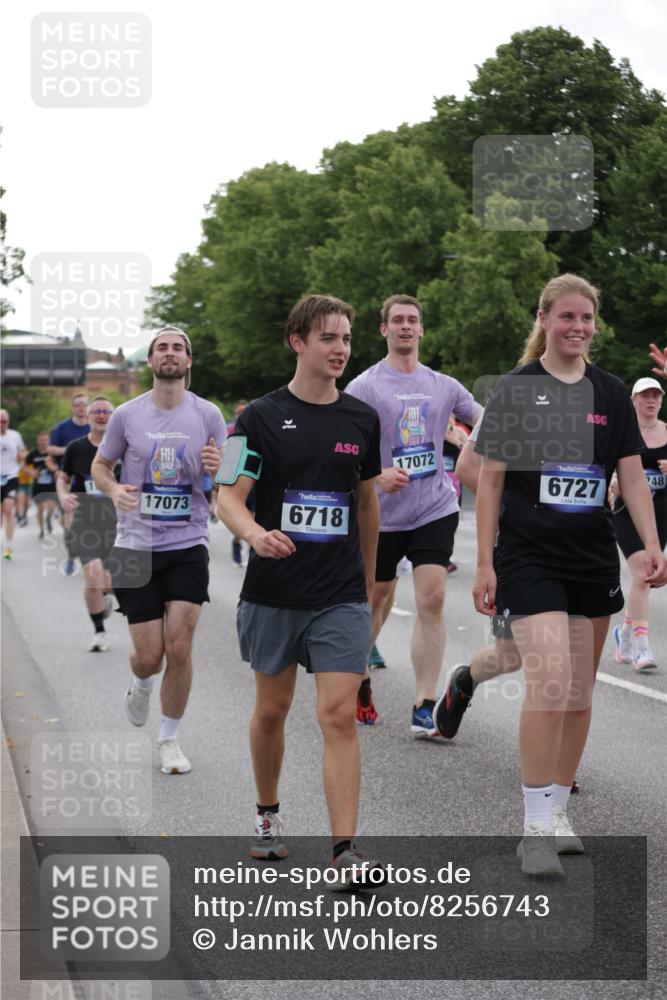 29.06.2025 - hella hamburg halbmarathon Jannik Wohlers http://msf.ph/oto/8256743 29.06.2025 10:31:48 Lombardsbrücke 1311, 1987, 2349, 2943, 3022, 3707, 3778, 3822, 4314, 4365, 4605, 4924, 5496, 5601, 5658, 5743, 6218, 6252, 7135, 7239, 7295, 7344, 7535, 7570, 7695, 7789, 8124, 8175, 8787, 8914, 9125, 9206, 10248, 10828, 10924, 11168, 11225, 11362, 11462, 11787, 12136, 12755, 12936, 13026, 13284, 13423, 13959, 13960, 14029, 14099, 14105, 14191, 14494, 14599, 15120, 15471, 15987, 16200, 17958, 18369, 18931 meine-sportfotos.de
