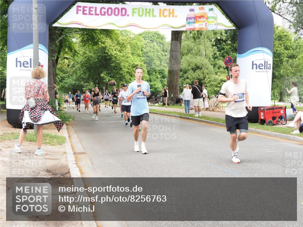 29.06.2025 - hella hamburg halbmarathon MichiJ http://msf.ph/oto/8256763 29.06.2025 10:52:51 Zwischen KM18-KM19 1355, 3994, 6572, 10067, 11416, 11887, 13566, 13625, 18732 meine-sportfotos.de