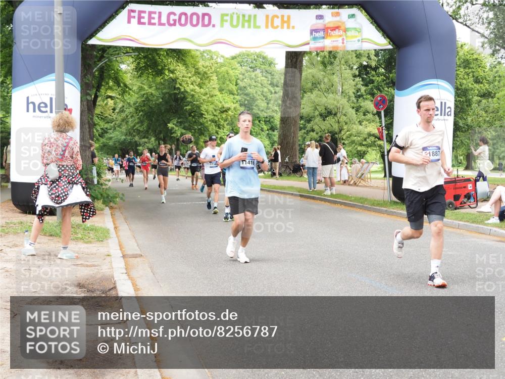 29.06.2025 - hella hamburg halbmarathon MichiJ http://msf.ph/oto/8256787 29.06.2025 10:52:51 Zwischen KM18-KM19 1355, 3994, 6572, 10067, 11416, 11887, 13566, 13625, 18732 meine-sportfotos.de