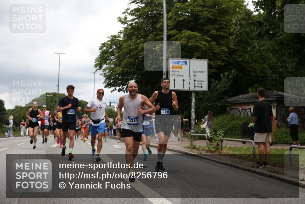 29.06.2025 - hella hamburg halbmarathon Yannick Fuchs http://msf.ph/oto/8256796 29.06.2025 10:48:22 20KM 1410, 1815, 2432, 3177, 3310, 3861, 3898, 4189, 6082, 6084, 6260, 6356, 6581, 6723, 6994, 7129, 7973, 8223, 8449, 8772, 8798, 9012, 9060, 9227, 10040, 10263, 10266, 11009, 11499, 11789, 12213, 12362, 12489, 13147, 13297, 13869, 14026, 14660, 14818, 15113, 15156, 15169, 15408, 15524, 15879, 16092, 16574, 16623, 16750, 17740, 17765, 18759, 19177 meine-sportfotos.de