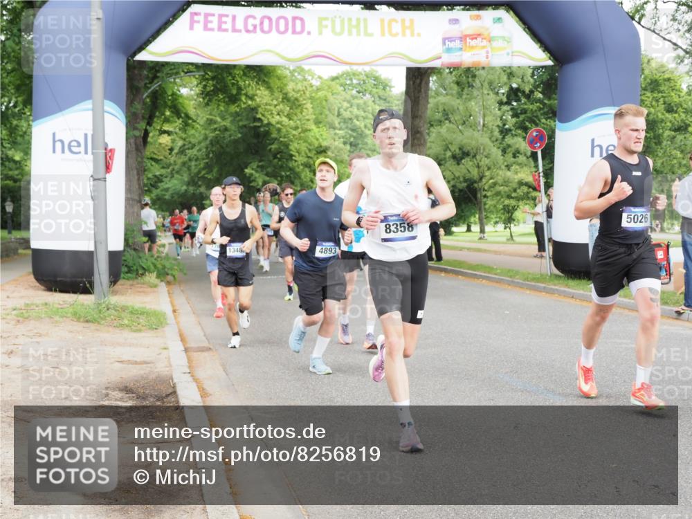 29.06.2025 - hella hamburg halbmarathon MichiJ http://msf.ph/oto/8256819 29.06.2025 10:29:30 Zwischen KM18-KM19 1677, 1800, 3618, 4205, 4893, 5026, 6152, 7284, 7796, 8122, 8358, 8966, 9540, 9711, 12385, 12895, 13268, 13483, 13667, 14899, 16249, 17486, 17724, 17834, 18412 meine-sportfotos.de