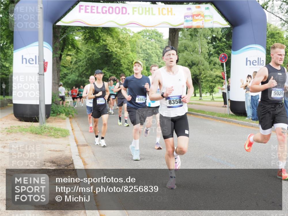 29.06.2025 - hella hamburg halbmarathon MichiJ http://msf.ph/oto/8256839 29.06.2025 10:29:30 Zwischen KM18-KM19 1677, 1800, 3618, 4205, 4893, 5026, 6152, 7284, 7796, 8122, 8358, 8966, 9540, 9711, 12385, 12895, 13268, 13483, 13667, 14899, 16249, 17486, 17724, 17834, 18412 meine-sportfotos.de