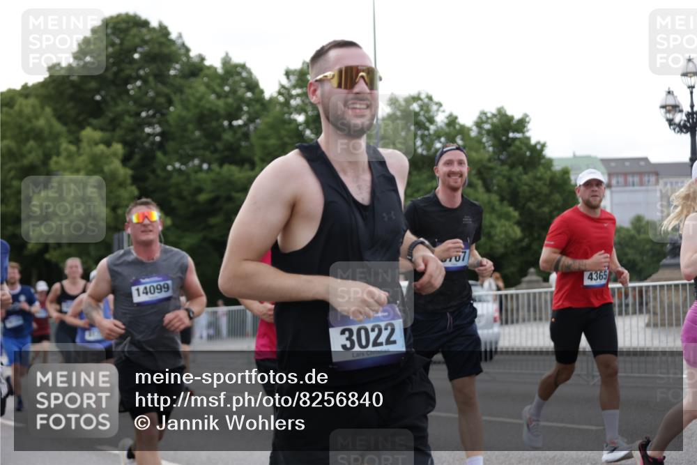 29.06.2025 - hella hamburg halbmarathon Jannik Wohlers http://msf.ph/oto/8256840 29.06.2025 10:31:53 Lombardsbrücke 1987, 2349, 2943, 3022, 3365, 3707, 3778, 3822, 4314, 4365, 4605, 4857, 4924, 5496, 5658, 5743, 6218, 6252, 7135, 7239, 7468, 7535, 7570, 8124, 8127, 8175, 8303, 8787, 8840, 8914, 8993, 9125, 9206, 9706, 9765, 10248, 10828, 10924, 11168, 11225, 11362, 11462, 11787, 11972, 12136, 12443, 12864, 12936, 13284, 13423, 13959, 13960, 14029, 14099, 14105, 14159, 14191, 14494, 14599, 14788, 15086, 15088, 15120, 15147, 15364, 15471, 15569, 15987, 17958 meine-sportfotos.de