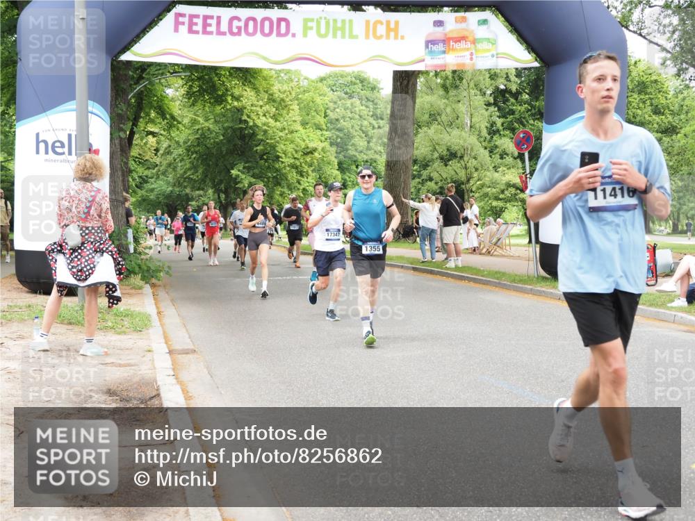 29.06.2025 - hella hamburg halbmarathon MichiJ http://msf.ph/oto/8256862 29.06.2025 10:52:53 Zwischen KM18-KM19 1355, 3994, 11416, 11887, 13566, 17347, 18732 meine-sportfotos.de
