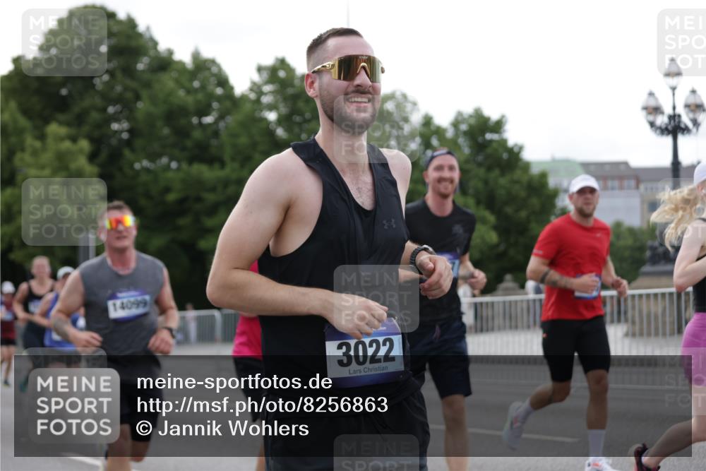 29.06.2025 - hella hamburg halbmarathon Jannik Wohlers http://msf.ph/oto/8256863 29.06.2025 10:31:53 Lombardsbrücke 1987, 2349, 2943, 3022, 3365, 3707, 3778, 3822, 4314, 4365, 4605, 4857, 4924, 5496, 5658, 5743, 6218, 6252, 7135, 7239, 7468, 7535, 7570, 8124, 8127, 8175, 8303, 8787, 8840, 8914, 8993, 9125, 9206, 9706, 9765, 10248, 10828, 10924, 11168, 11225, 11362, 11462, 11787, 11972, 12136, 12443, 12864, 12936, 13284, 13423, 13959, 13960, 14029, 14099, 14105, 14159, 14191, 14494, 14599, 14788, 15086, 15088, 15120, 15147, 15364, 15471, 15569, 15987, 17958 meine-sportfotos.de