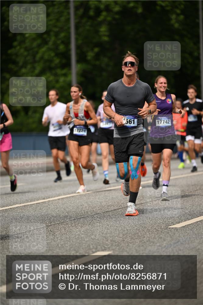 29.06.2025 - hella hamburg halbmarathon Dr. Thomas Lammeyer http://msf.ph/oto/8256871 29.06.2025 10:35:05 Kennedybrücke 1059, 1472, 1773, 2097, 2414, 2505, 2569, 2754, 2755, 2914, 3131, 3443, 4561, 4817, 5437, 5943, 6057, 6195, 6546, 6616, 6620, 6725, 6787, 7351, 7604, 7772, 8050, 8792, 9576, 9937, 10989 meine-sportfotos.de