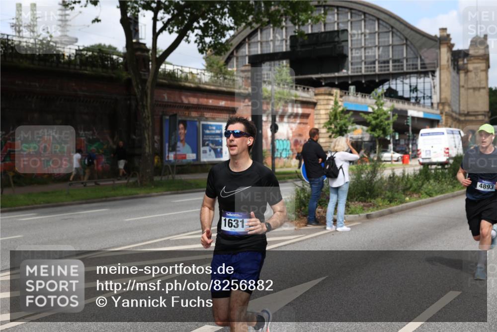 29.06.2025 - hella hamburg halbmarathon Yannick Fuchs http://msf.ph/oto/8256882 29.06.2025 10:35:53 20KM 1136, 1570, 1631, 2579, 2797, 3618, 4205, 4303, 4380, 4871, 4893, 5387, 5709, 6550, 6771, 6901, 7432, 7774, 7796, 8358, 9547, 9640, 9659, 9711, 9755, 9885, 10375, 10783, 10894, 11062, 11765, 11922, 12292, 12385, 12434, 13457, 14555, 14661, 14899, 15351, 16816, 17032, 17100, 17720, 18045, 18412, 18442, 18491, 18573, 18764, 18802 meine-sportfotos.de