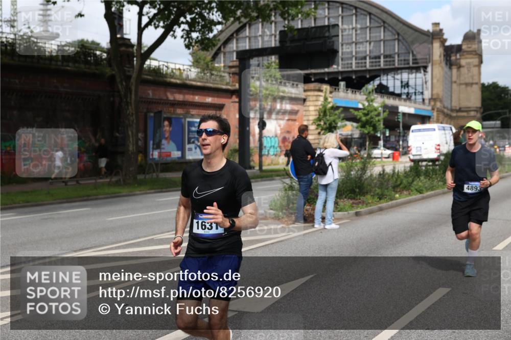 29.06.2025 - hella hamburg halbmarathon Yannick Fuchs http://msf.ph/oto/8256920 29.06.2025 10:35:53 20KM 1136, 1570, 1631, 2579, 2797, 3618, 4205, 4303, 4380, 4871, 4893, 5387, 5709, 6550, 6771, 6901, 7432, 7774, 7796, 8358, 9547, 9640, 9659, 9711, 9755, 9885, 10375, 10783, 10894, 11062, 11765, 11922, 12292, 12385, 12434, 13457, 14555, 14661, 14899, 15351, 16816, 17032, 17100, 17720, 18045, 18412, 18442, 18491, 18573, 18764, 18802 meine-sportfotos.de