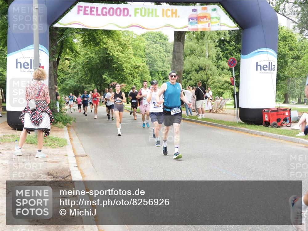 29.06.2025 - hella hamburg halbmarathon MichiJ http://msf.ph/oto/8256926 29.06.2025 10:52:53 Zwischen KM18-KM19 1355, 3994, 11416, 11887, 13566, 17347, 18732 meine-sportfotos.de