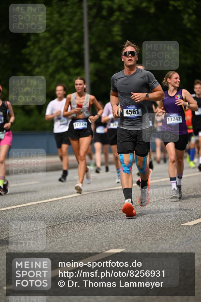 29.06.2025 - hella hamburg halbmarathon Dr. Thomas Lammeyer http://msf.ph/oto/8256931 29.06.2025 10:35:05 Kennedybrücke 1059, 1472, 1773, 2097, 2414, 2505, 2569, 2754, 2755, 2914, 3131, 3443, 4561, 4817, 5437, 5943, 6057, 6195, 6546, 6616, 6620, 6725, 6787, 7351, 7604, 7772, 8050, 8792, 9576, 9937, 10989 meine-sportfotos.de