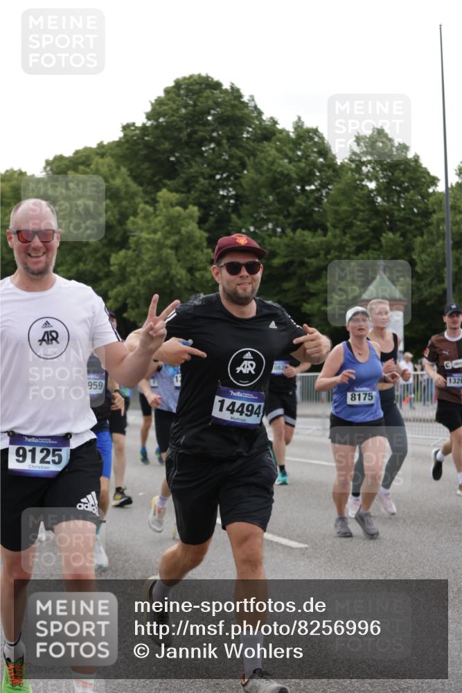 29.06.2025 - hella hamburg halbmarathon Jannik Wohlers http://msf.ph/oto/8256996 29.06.2025 10:31:54 Lombardsbrücke 1640, 1987, 2349, 2943, 3022, 3365, 3707, 3778, 3822, 4314, 4365, 4605, 4857, 4924, 5496, 5658, 5743, 5941, 6218, 6252, 7135, 7239, 7468, 7535, 7570, 8124, 8127, 8175, 8303, 8625, 8787, 8840, 8914, 8993, 9125, 9206, 9706, 9765, 10248, 10828, 10924, 11168, 11225, 11362, 11462, 11787, 11972, 12136, 12443, 12864, 12936, 13284, 13423, 13959, 13960, 14029, 14099, 14105, 14159, 14191, 14494, 14599, 14788, 14888, 15086, 15088, 15120, 15147, 15364, 15471, 15569, 15987 meine-sportfotos.de