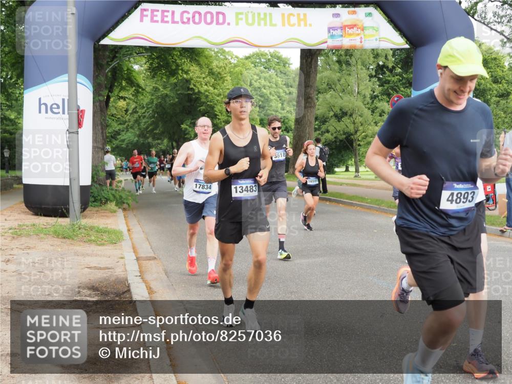 29.06.2025 - hella hamburg halbmarathon MichiJ http://msf.ph/oto/8257036 29.06.2025 10:29:31 Zwischen KM18-KM19 1800, 3618, 4205, 4893, 5026, 6152, 7284, 7796, 8074, 8122, 8358, 8966, 9711, 12385, 13268, 13483, 13667, 14899, 16249, 17486, 17724, 17834, 18412 meine-sportfotos.de