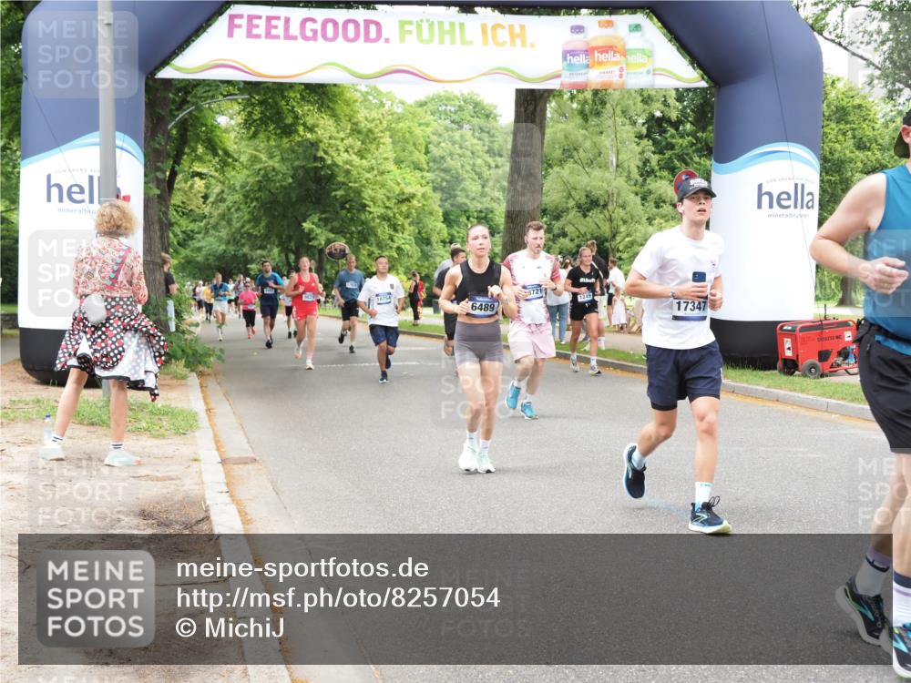 29.06.2025 - hella hamburg halbmarathon MichiJ http://msf.ph/oto/8257054 29.06.2025 10:52:55 Zwischen KM18-KM19 1355, 3994, 6489, 11416, 11887, 17347, 18721 meine-sportfotos.de