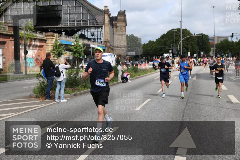 29.06.2025 - hella hamburg halbmarathon Yannick Fuchs http://msf.ph/oto/8257055 29.06.2025 10:35:54 20KM 1136, 1570, 1631, 2579, 2797, 4205, 4303, 4380, 4871, 4893, 5387, 5709, 6550, 6771, 6901, 7432, 7774, 7796, 8358, 9547, 9640, 9659, 9711, 9755, 9885, 10375, 10783, 10894, 11922, 12292, 12385, 12434, 13457, 14555, 14661, 14899, 15351, 16816, 17032, 17100, 17720, 18045, 18412, 18442, 18491, 18573, 18764, 18802 meine-sportfotos.de