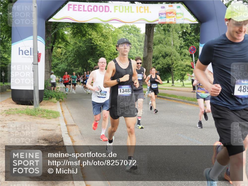 29.06.2025 - hella hamburg halbmarathon MichiJ http://msf.ph/oto/8257072 29.06.2025 10:29:31 Zwischen KM18-KM19 1800, 3618, 4205, 4893, 5026, 6152, 7284, 7796, 8074, 8122, 8358, 8966, 9711, 12385, 13268, 13483, 13667, 14899, 16249, 17486, 17724, 17834, 18412 meine-sportfotos.de